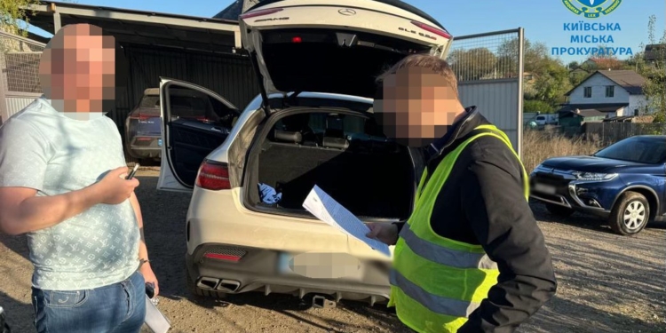 На ремонті доріг у столиці розікрали 6 млн грн