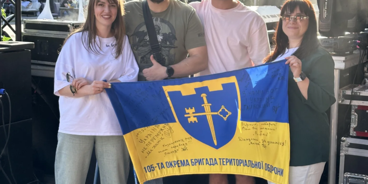 Волонтери «Української команди» передали 75 тисяч на допомогу ЗСУ 