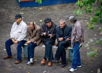 10 років фотограф знімав одну й ту ж лавку