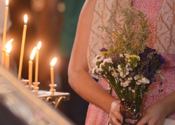 У ПЦУ порадили, що робити з освяченими водою та зіллям