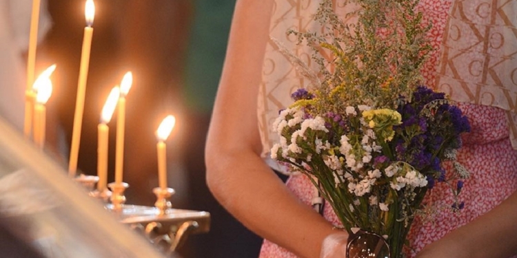 У ПЦУ порадили, що робити з освяченими водою та зіллям