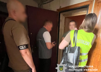 Безпідставно нарахував собі премій