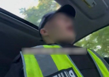 Блогер знімав провокативні відео у поліцейській формі