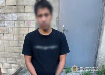 Чоловік пограбував 65-річну перехожу