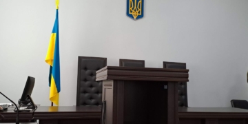 Київський адвокат взяв хабар у свого клієнта