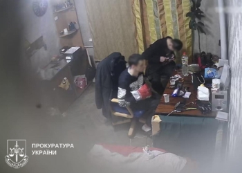 Група наркоторговців налагодила збут психотропів поштою