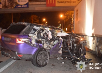 Керманич Range Rover спричинив масштабну ДТП