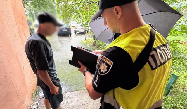 Кинув навчальну гранату серед житлових будинків