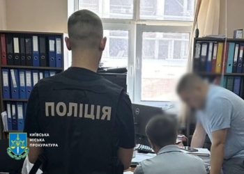 Нагріли руки під час ремонту укриття в школі