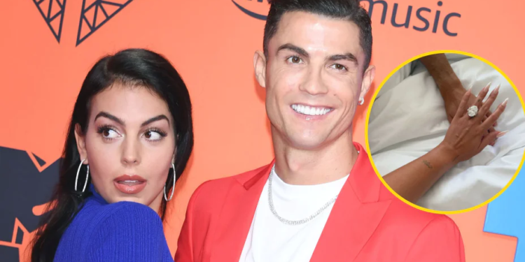 Роналду освідчився та подарував гігантську каблучку Джорджині