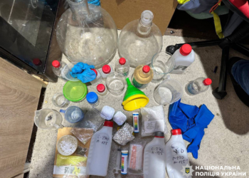 У столиці затримали сімох наркоторговців