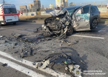 Двоє загиблих внаслідок автотрощі у Києві