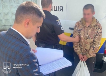 У столиці пограбували ветерана на кріслі колісному