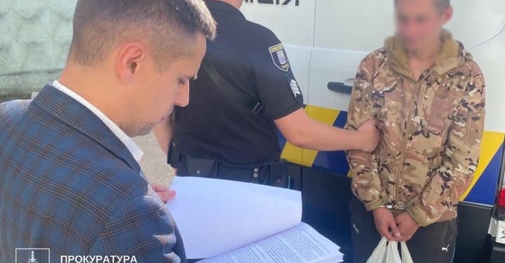 У столиці пограбували ветерана на кріслі колісному