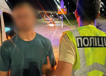 Зловмисник пограбував військову у столиці