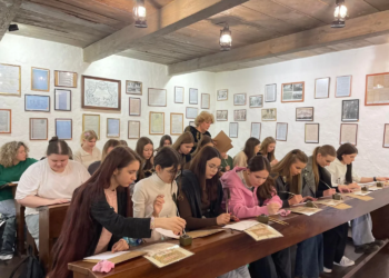 Етнопарк показує як вчилися наші предки