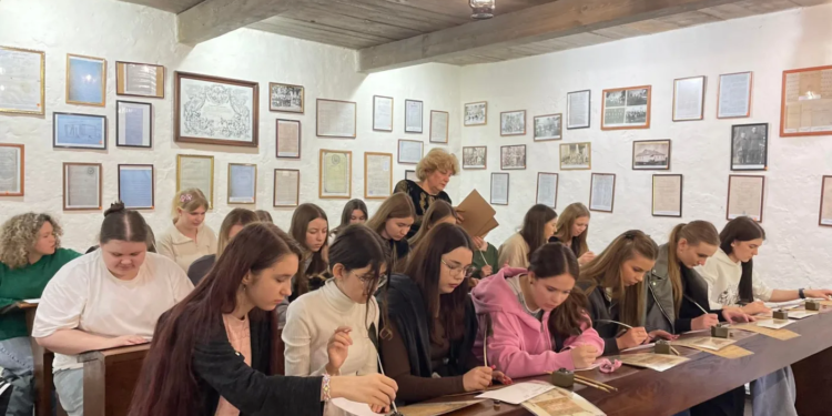 Етнопарк показує як вчилися наші предки