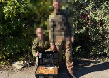 «Українська команда» Тернопільщини передала Starlink та зарядну станцію для бригади «Едельвейс»