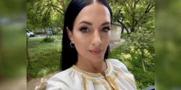 Посадовиця замішана у продажу наркотичного чаю в школах