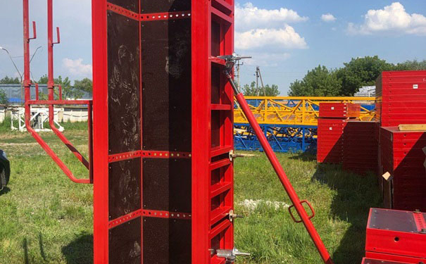 Брали будівельне обладнання в оренду та продавали