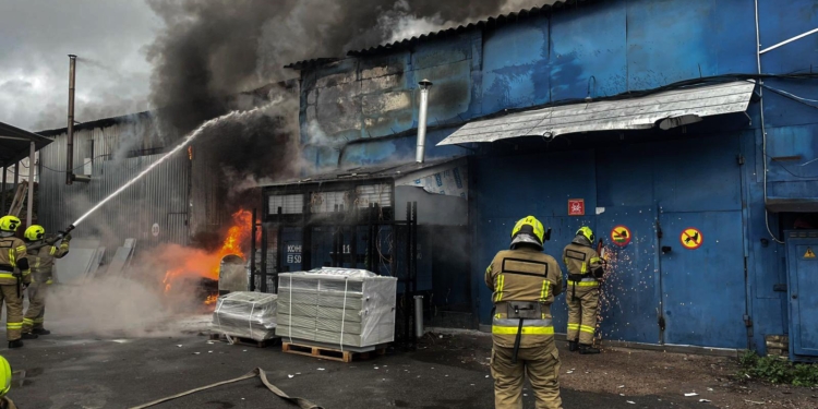 У Києві горів продовольчий склад