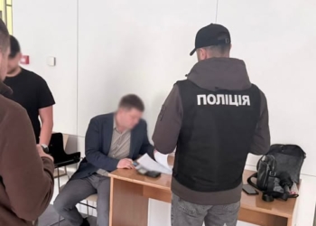 Керівник апарату КМДА підроблював документи