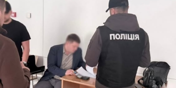 Керівник апарату КМДА підроблював документи