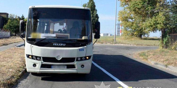 У Києві чоловік кинув гранату у бік маршрутки