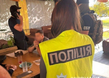 Ділки влаштовували на підприємства критичної інфраструктури