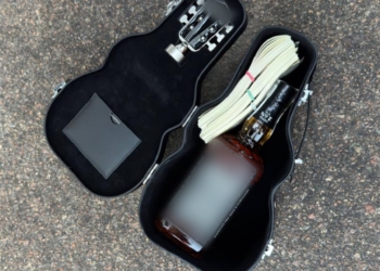 Поліцейський кришував продаж нелегального алкоголю