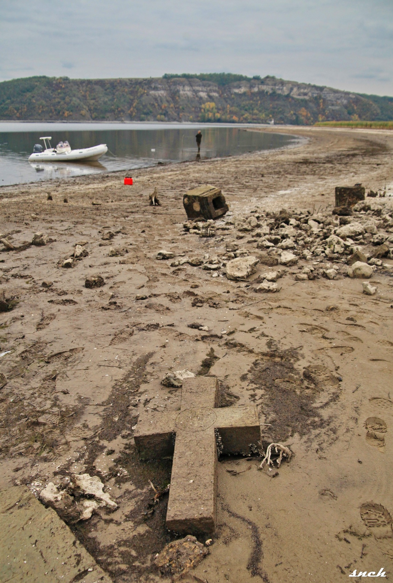 Село Стара Ушиця виринула з-під води