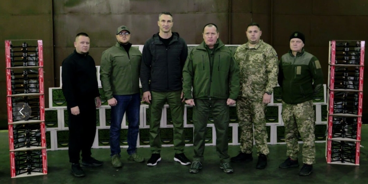 72 бригада ЗСУ, яка захищає Покровськ, отримала партію дронів від Володимира Кличка та «Української команди»