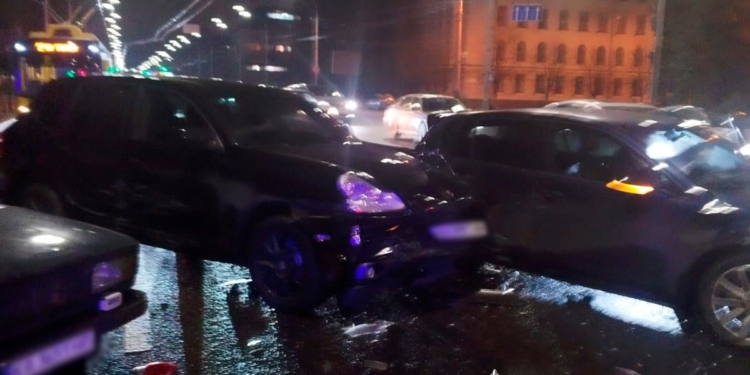 Водій Porsche Cayenne влаштував стрілянину у Києві