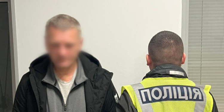 У Києві чоловік підвіз та зґвалтував дівчину