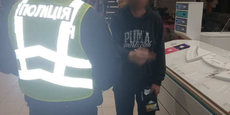 У торговому центрі вибухнула страйкбольна граната