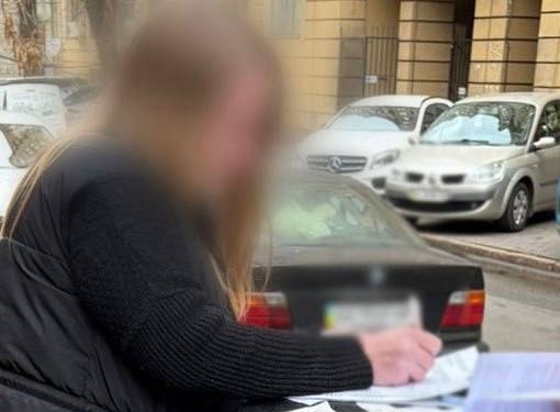 Київський нотаріус незаконно реєструвала будівлі