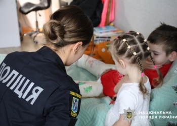 Столичні поліцейські привітали дітей своїх колег