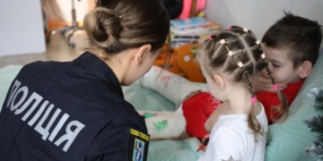 Столичні поліцейські привітали дітей своїх колег