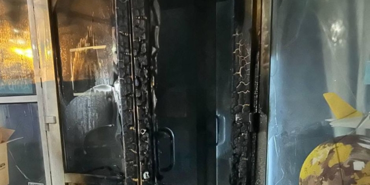 У Києві молодик підпалив відділення Укрпошти