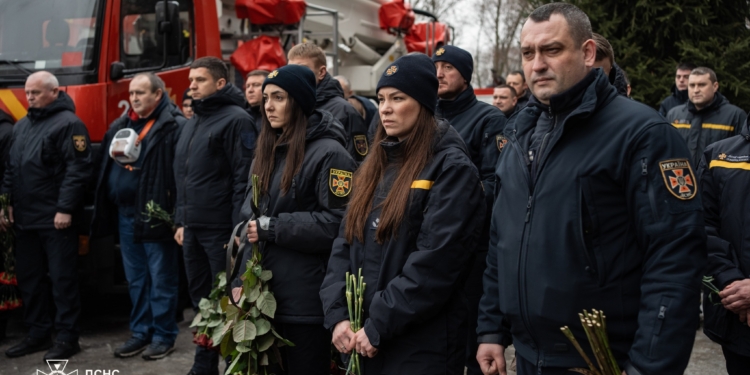 У Києві попрощалися з рятувальником