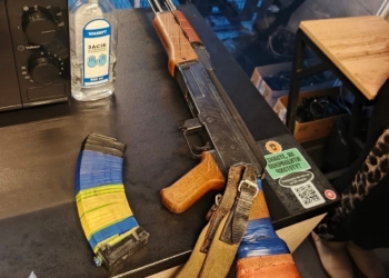 Киянин ходив по супермаркету з муляжем автомата