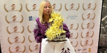 Як українка в Чикаго продає поліські короваї