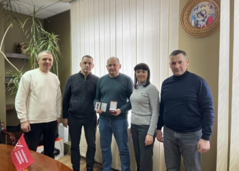 Від операційного столу до лінії фронту: Микола Люшняк обговорив стратегію підтримки бойових медиків із хірургом Сергієм Палкою