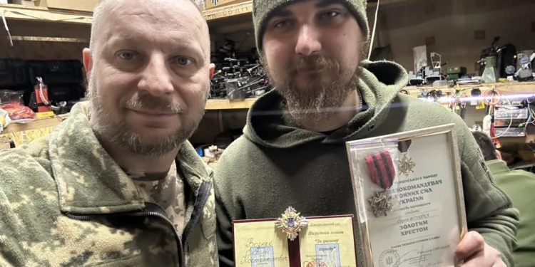 Боєць підрозділу «БАРНІ» став кавалером «Золотого хреста»