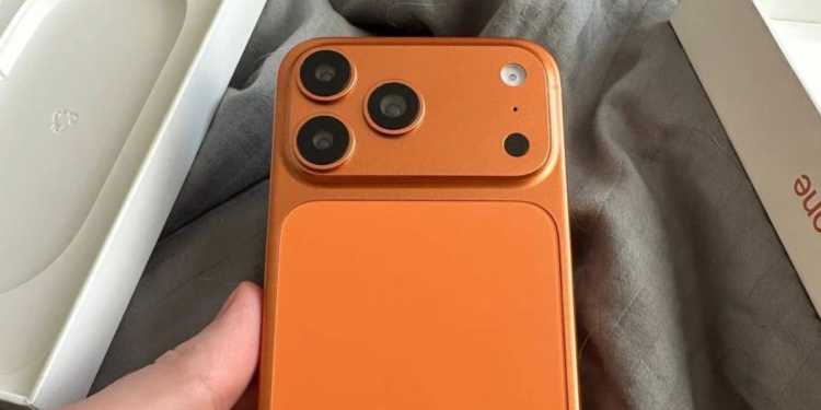 Святковий подарунок перетворився на гучний скандал у мережі