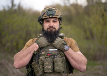 виніс побратима