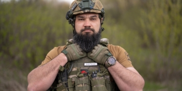 виніс побратима