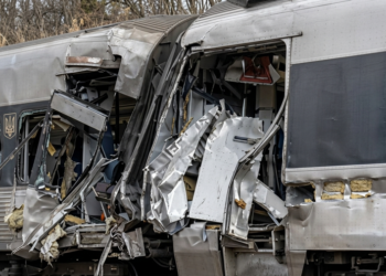 Аварія на Вінниччині: на станції Браїлів поїзд «Інтерсіті+» зіткнувся з тепловозом