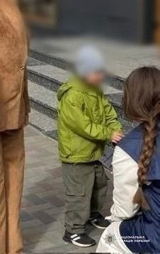 Затримання у Луцьку: мати намагалася продати 6-річного сина за 25 тисяч доларів