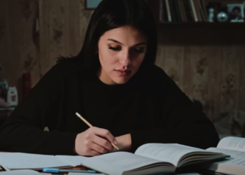 бойова медикиня